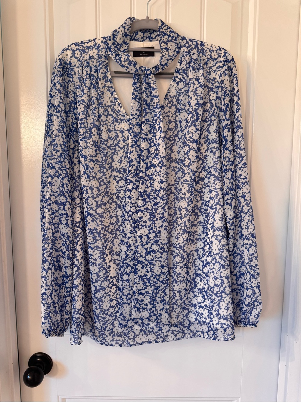 Lane Bryant Blue White Floral Tie Neck Blouse Size 14